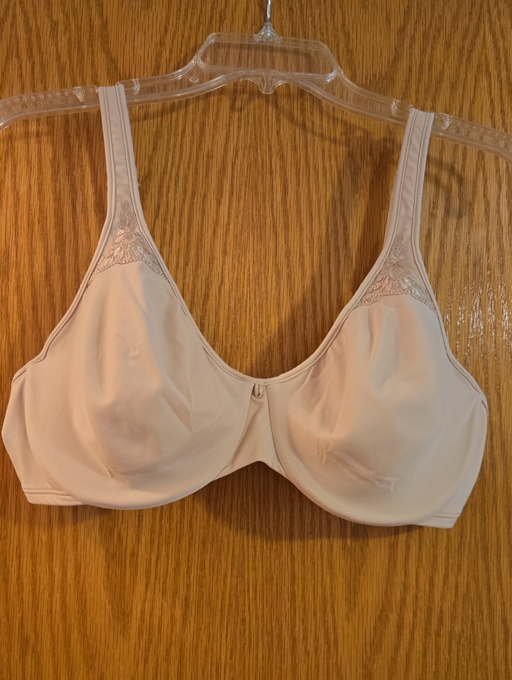 Bali Light Nude Seamless Underwire Bra with Subtle Lace